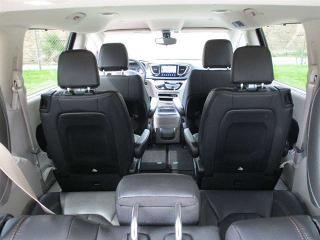 2017 Chrysler Pacifica Touring-L 4dr Mini-Van